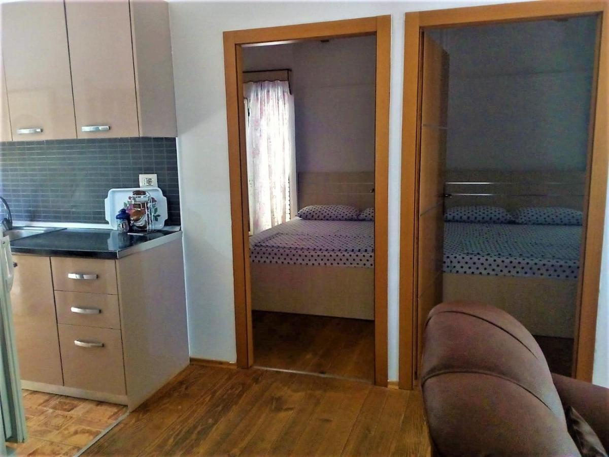 Ramo'S Green Beachside Retreat - Cozy 2 Bedroom Home Vlora Kültér fotó