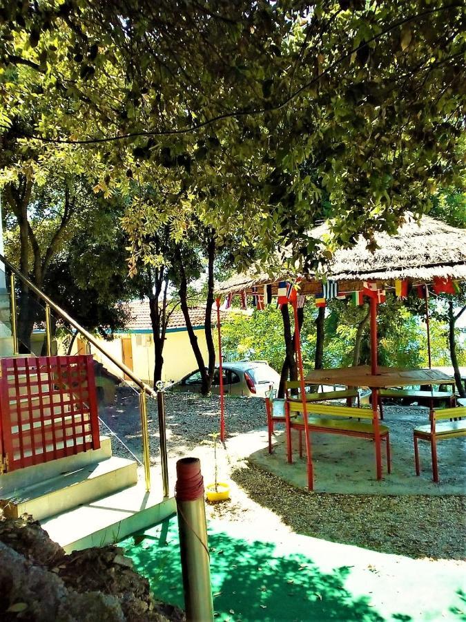 Ramo'S Green Beachside Retreat - Cozy 2 Bedroom Home Vlora Kültér fotó